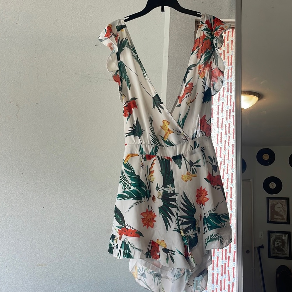 White Tropical Tie Back Romper PrettyLittleThing Size 6 USA White with Florals